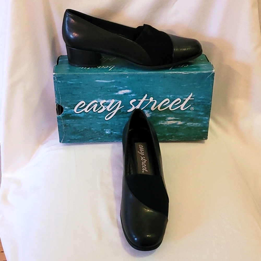 Women's dress shoes
